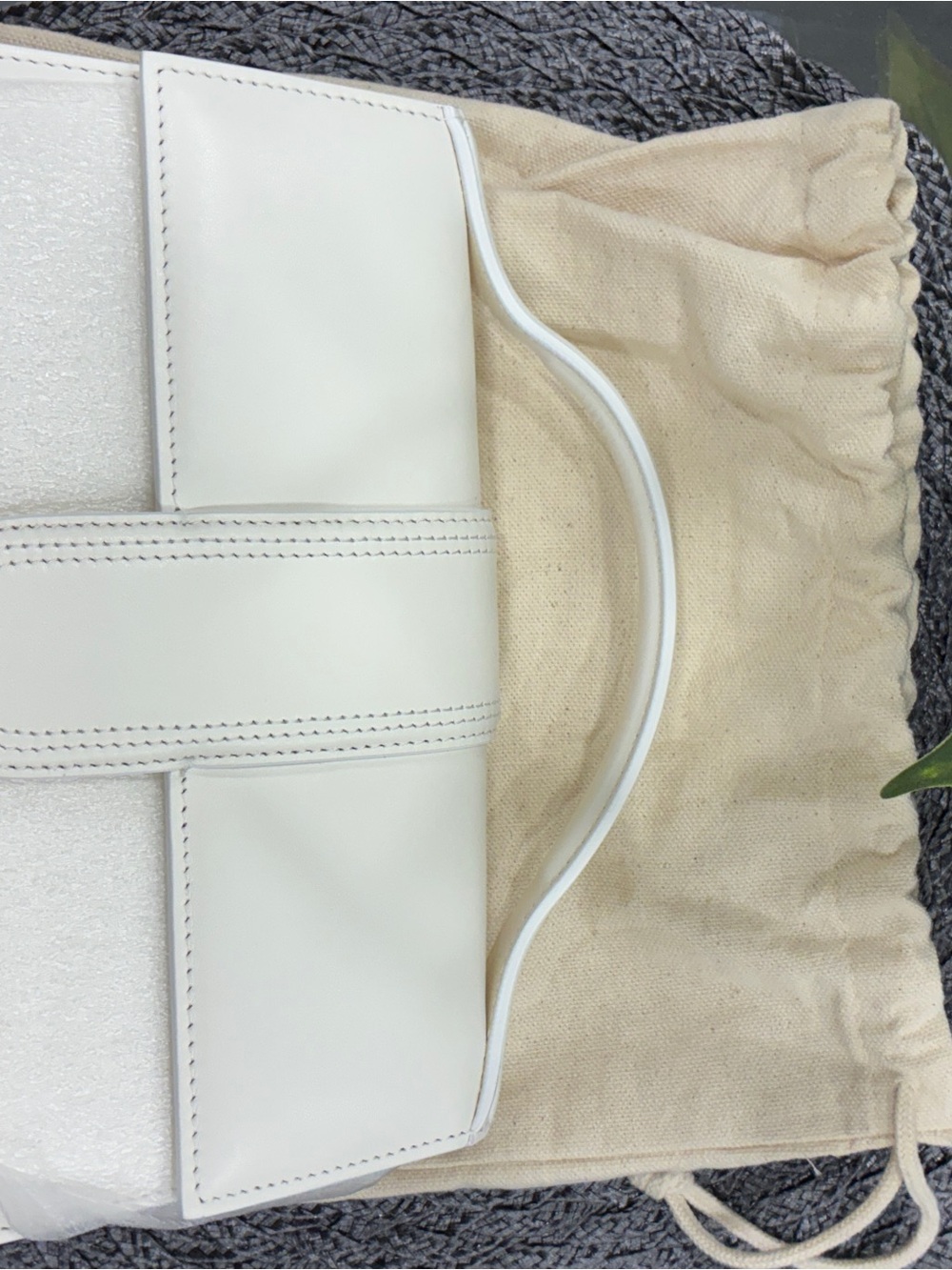 NWT Jacquemus White Leather Top Handle Clutch Bag with Dust Bag